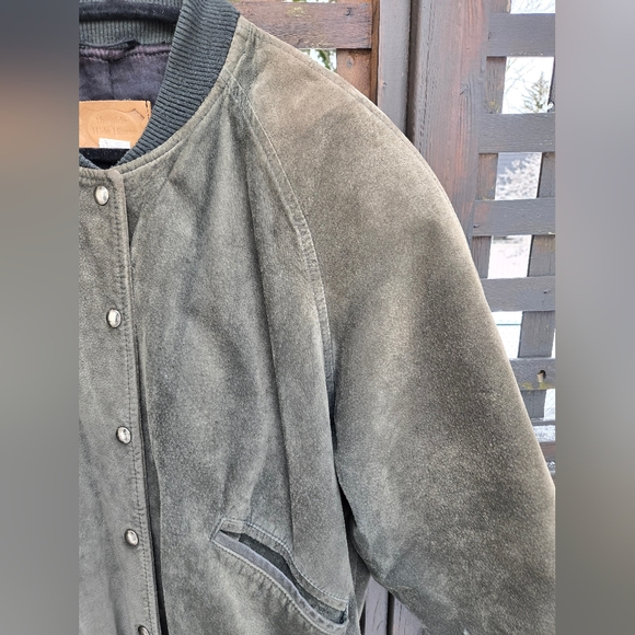 Vintage Suede Bomber Jacket - Picture 3 of 10